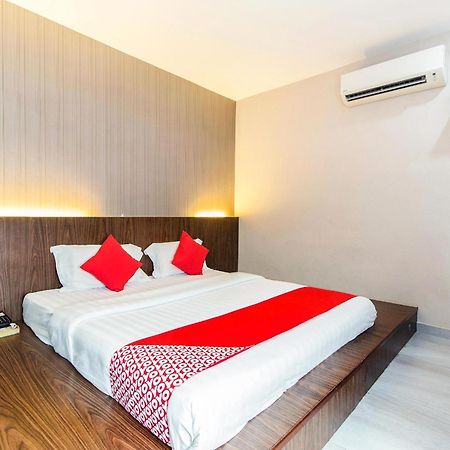 โอโย 340 คอมฟอร์ต โฮเต็ล Hotel Kampong Batu Belah ภายนอก รูปภาพ