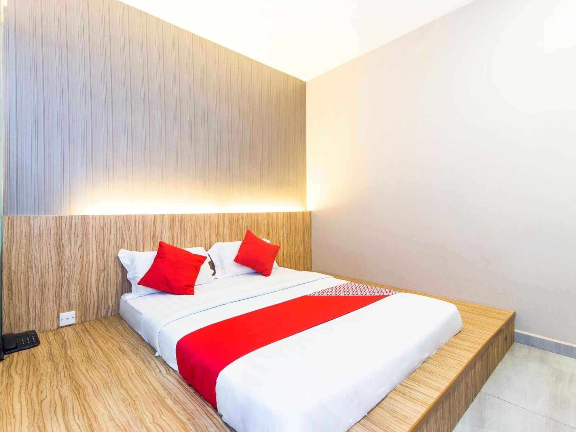 โอโย 340 คอมฟอร์ต โฮเต็ล Hotel Kampong Batu Belah ภายนอก รูปภาพ